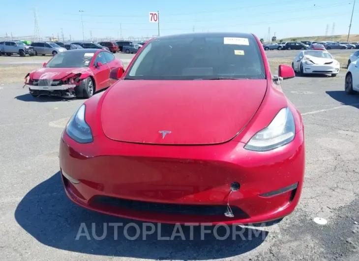 TESLA MODEL Y 2022 vin 7SAYGDEE2NF402933 from auto auction Iaai