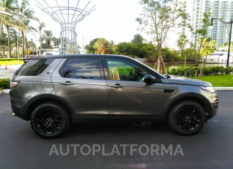 LAND ROVER DISCOVERY SPORT 2018 vin SALCR2RX2JH724895 from auto auction Iaai