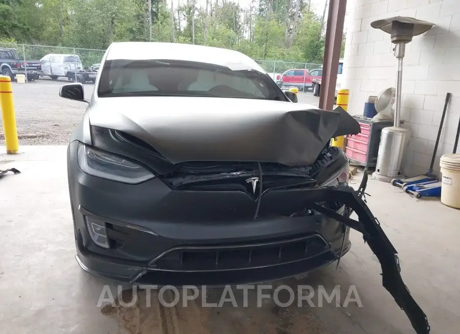 TESLA MODEL X 2019 vin 5YJXCBE4XKF185305 from auto auction Iaai