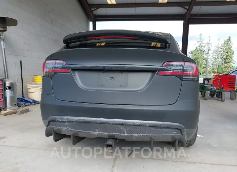 TESLA MODEL X 2019 vin 5YJXCBE4XKF185305 from auto auction Iaai