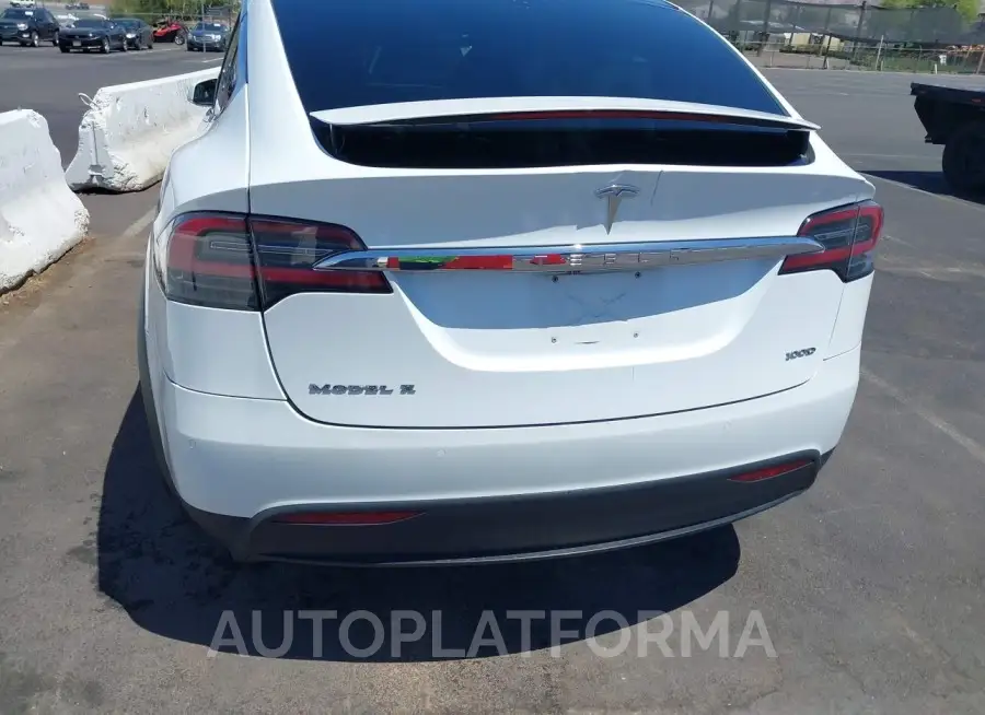 TESLA MODEL X 2018 vin 5YJXCBE20JF089888 from auto auction Iaai