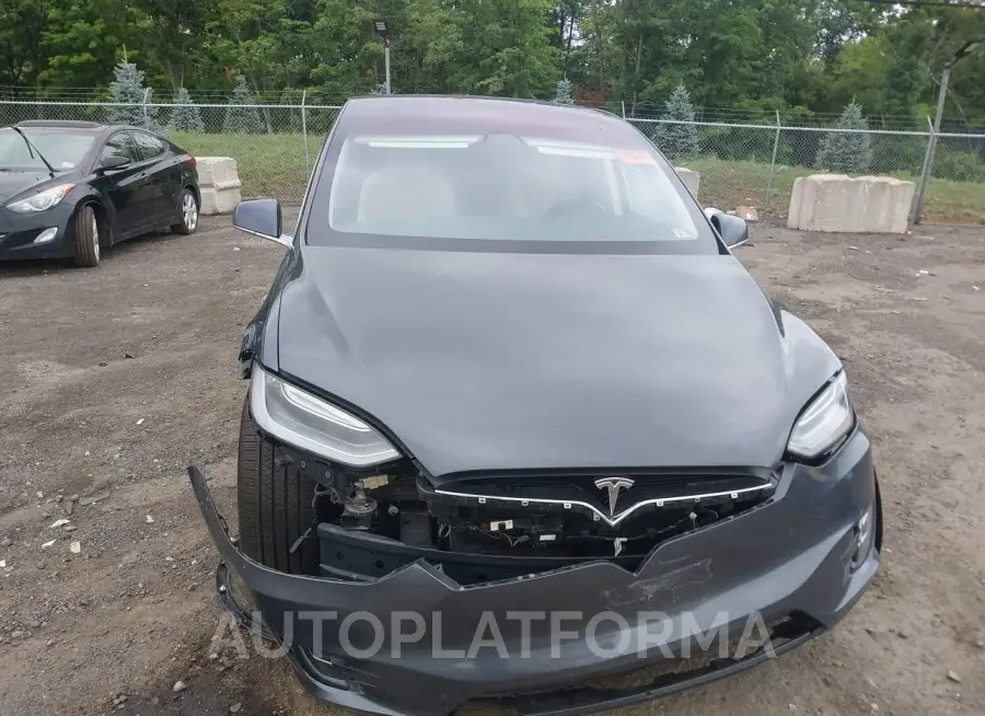 TESLA MODEL X 2017 vin 5YJXCBE27HF029682 from auto auction Iaai