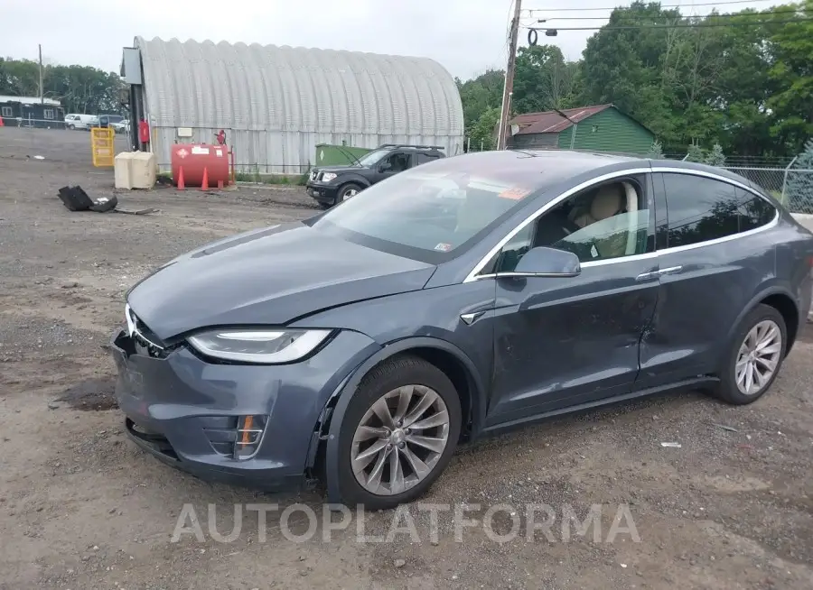 TESLA MODEL X 2017 vin 5YJXCBE27HF029682 from auto auction Iaai