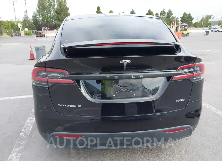 TESLA MODEL X 2017 vin 5YJXCBE2XHF063700 from auto auction Iaai