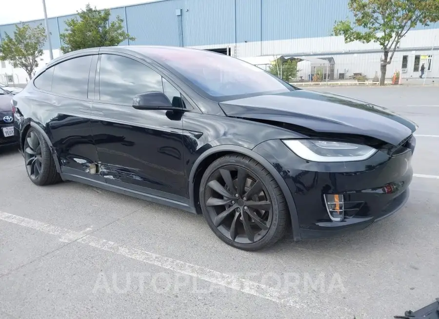 TESLA MODEL X 2017 vin 5YJXCBE2XHF063700 from auto auction Iaai