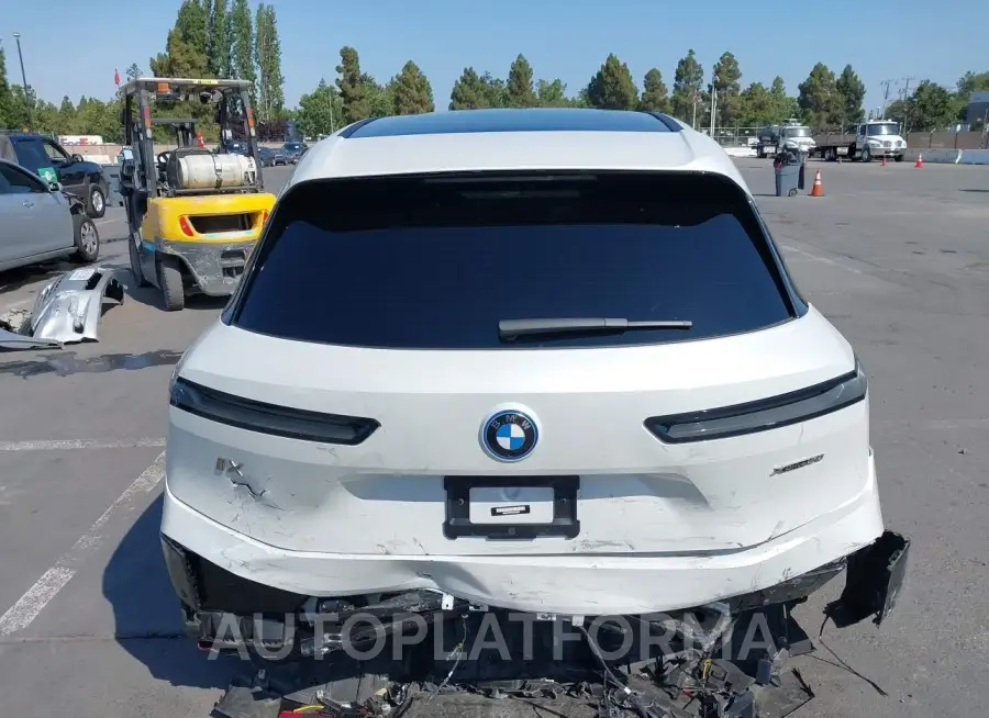 BMW IX 2022 vin WB523CF07NCK45663 from auto auction Iaai