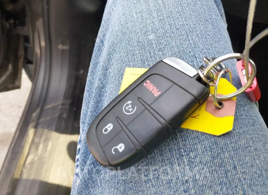 JEEP RENEGADE 2017 vin ZACCJBCB7HPF87726 from auto auction Iaai