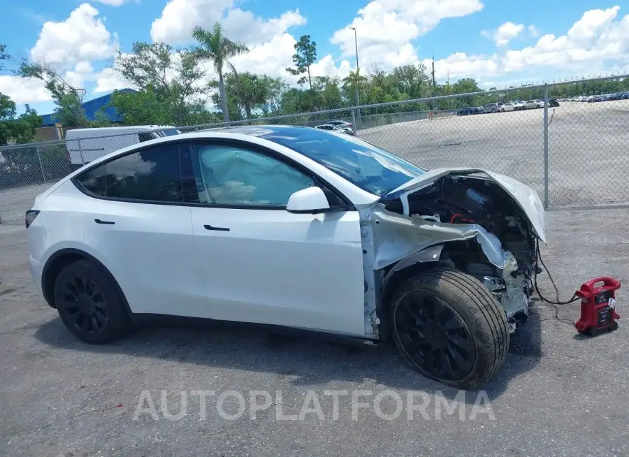 TESLA MODEL Y 2022 vin 7SAYGDEE0NF358091 from auto auction Iaai