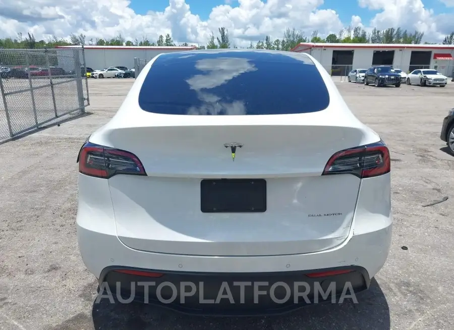 TESLA MODEL Y 2022 vin 7SAYGDEE0NF358091 from auto auction Iaai