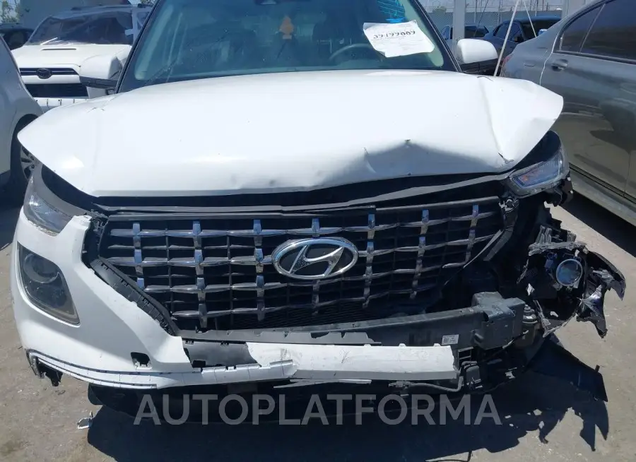 HYUNDAI VENUE 2020 vin KMHRC8A3XLU040665 from auto auction Iaai