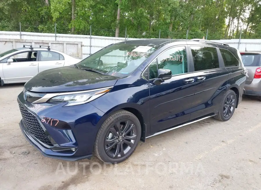 TOYOTA SIENNA 2024 vin 5TDXRKEC3RS201730 from auto auction Iaai