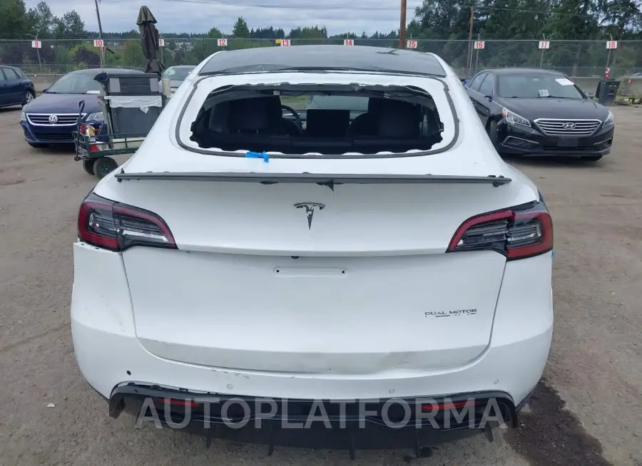 TESLA MODEL Y 2020 vin 5YJYGDEE4LF016749 from auto auction Iaai