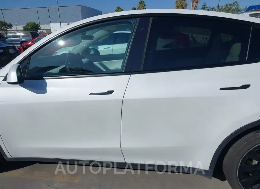 TESLA MODEL Y 2020 vin 5YJYGDEE8LF056249 from auto auction Iaai