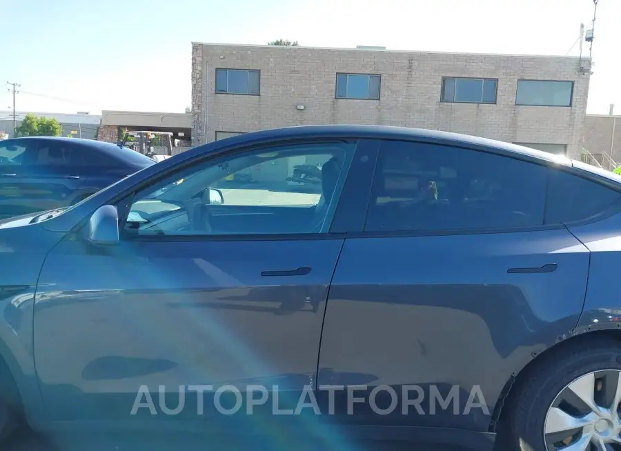 TESLA MODEL Y 2023 vin 7SAYGAEE9PF738841 from auto auction Iaai