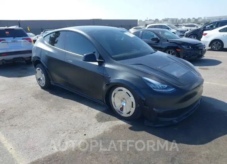 TESLA MODEL Y 2023 vin 7SAYGAEE5PF588355 from auto auction Iaai