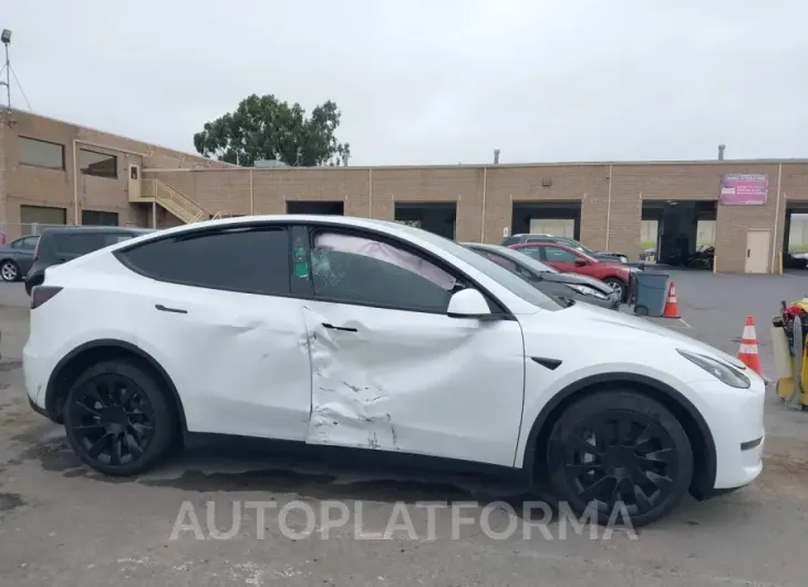 TESLA MODEL Y 2023 vin 7SAYGDEE4PF751899 from auto auction Iaai