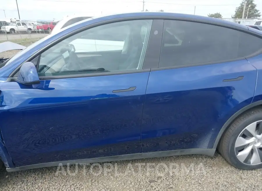 TESLA MODEL Y 2023 vin 7SAYGDEE9PA174039 from auto auction Iaai