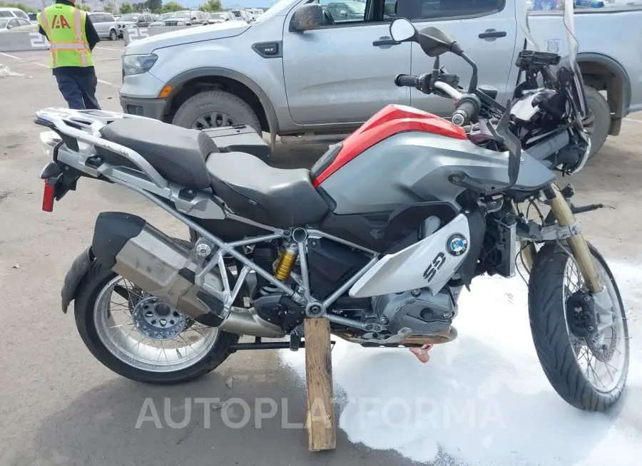 BMW R1200 2015 vin WB10A1101FZ187249 from auto auction Iaai