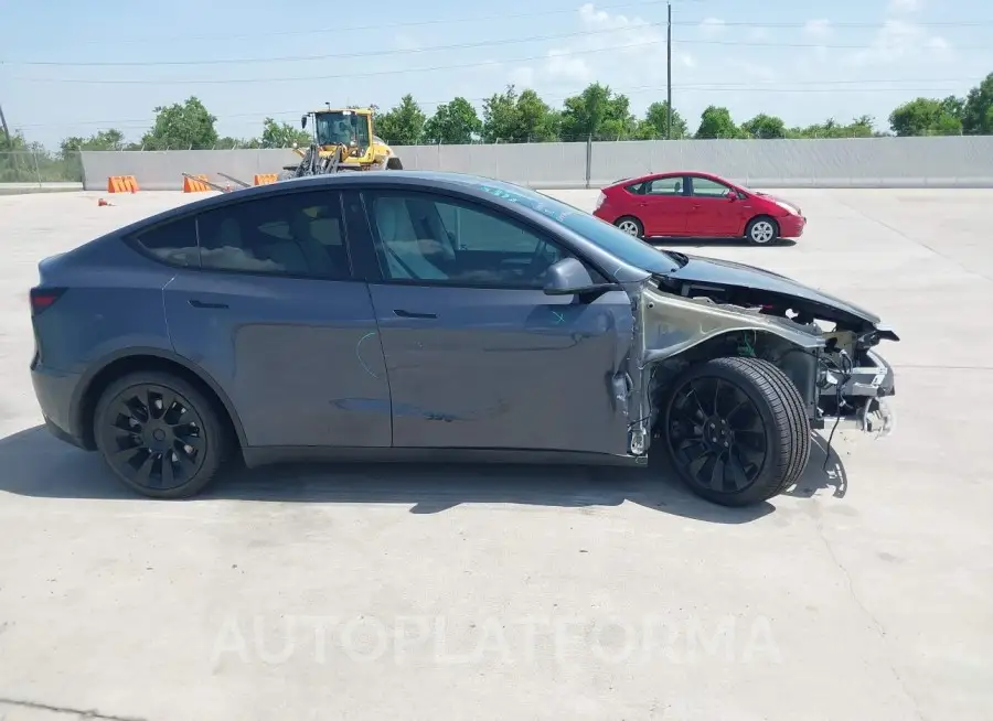 TESLA MODEL Y 2023 vin 7SAYGAEE8PF662383 from auto auction Iaai