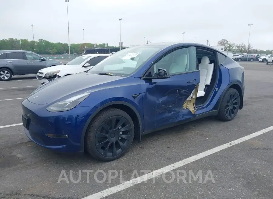 TESLA MODEL Y 2023 vin 7SAYGDEE6PF790543 from auto auction Iaai