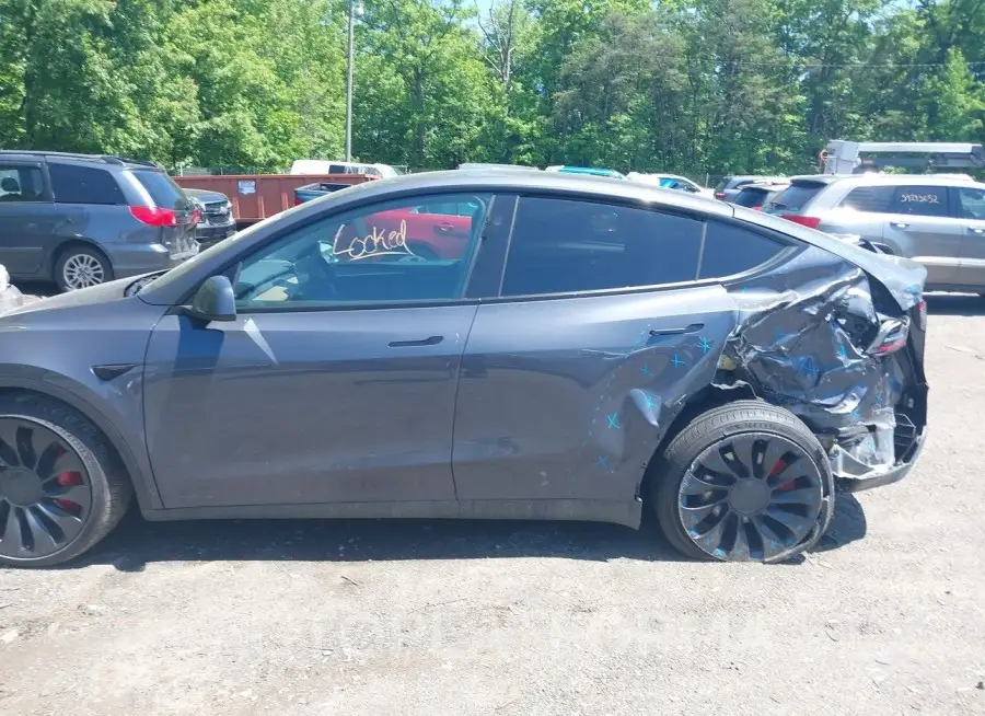 TESLA MODEL Y 2023 vin 7SAYGDEF7PF801042 from auto auction Iaai