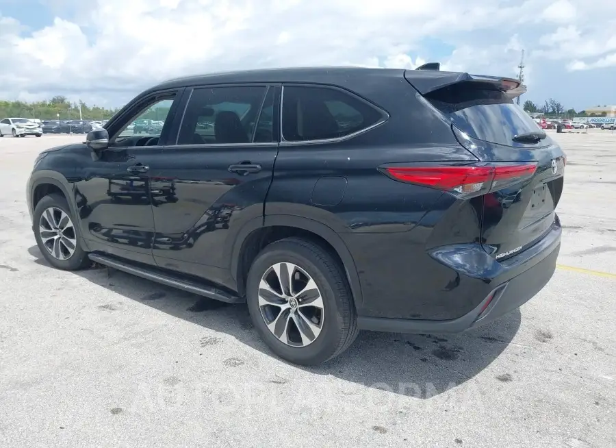 TOYOTA HIGHLANDER 2022 vin 5TDGZRAH3NS557275 from auto auction Iaai