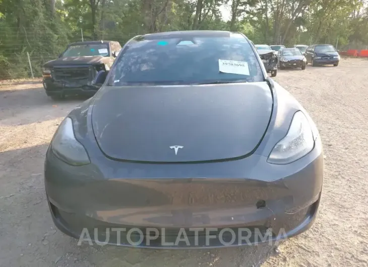 TESLA MODEL Y 2023 vin 7SAYGDEE4PA197423 from auto auction Iaai