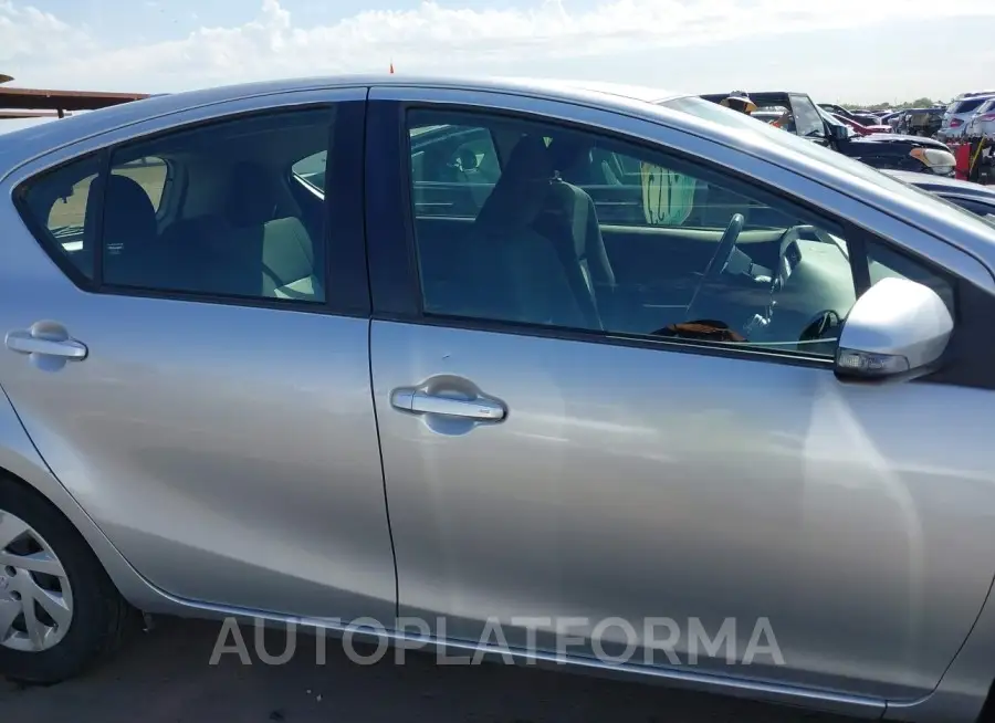 TOYOTA Prius c 2015 vin JTDKDTB35F1110017 from auto auction Iaai