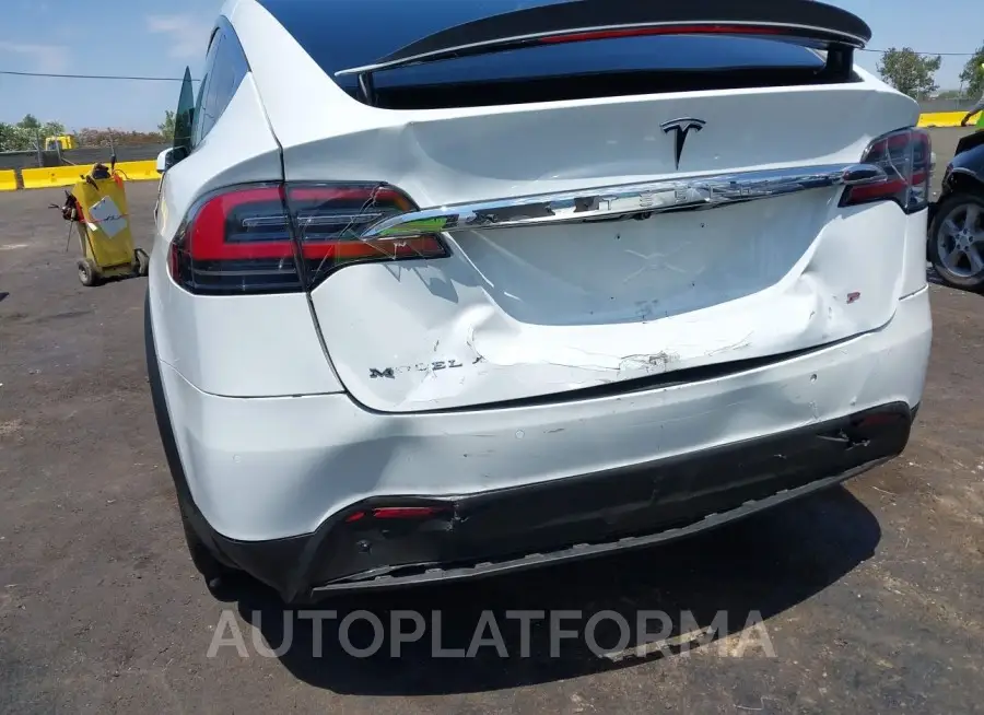 TESLA MODEL X 2018 vin 5YJXCBE43JF086937 from auto auction Iaai