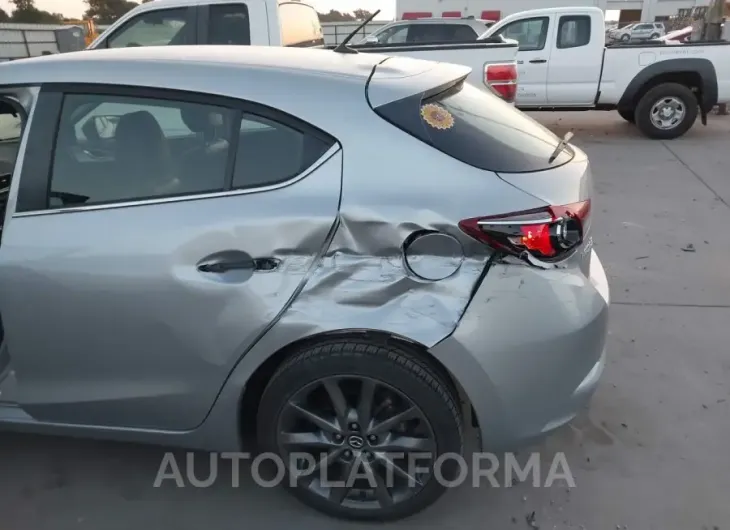 MAZDA MAZDA3 2018 vin 3MZBN1L33JM267084 from auto auction Iaai