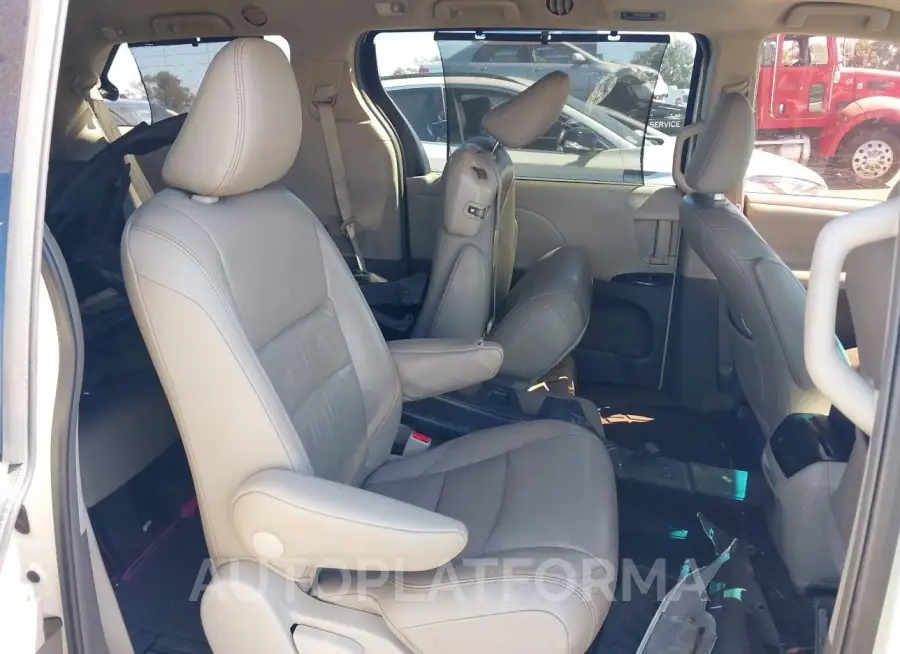 TOYOTA SIENNA 2015 vin 5TDYK3DC0FS533832 from auto auction Iaai