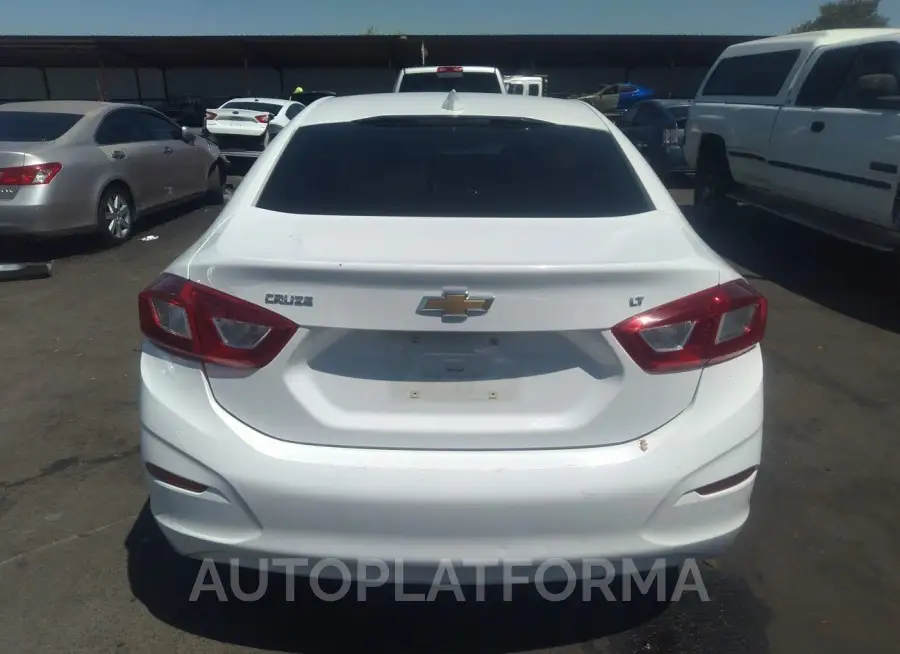 CHEVROLET CRUZE 2017 vin 1G1BE5SM0H7198744 from auto auction Iaai