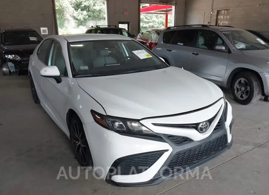 TOYOTA CAMRY 2021 vin 4T1G11AK5MU438668 from auto auction Iaai