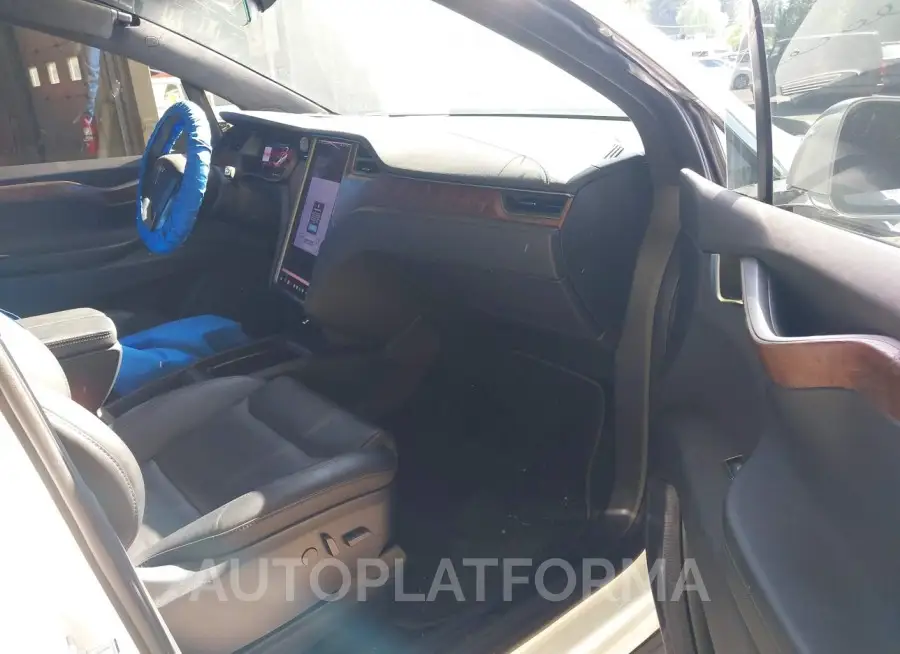 TESLA MODEL X 2020 vin 5YJXCDE21LF304273 from auto auction Iaai