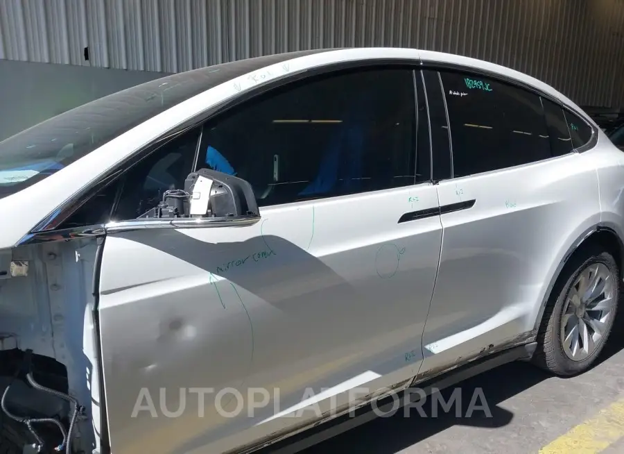 TESLA MODEL X 2020 vin 5YJXCDE21LF304273 from auto auction Iaai