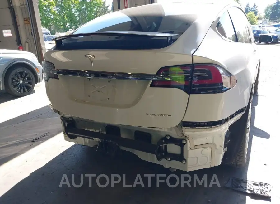 TESLA MODEL X 2020 vin 5YJXCDE21LF304273 from auto auction Iaai