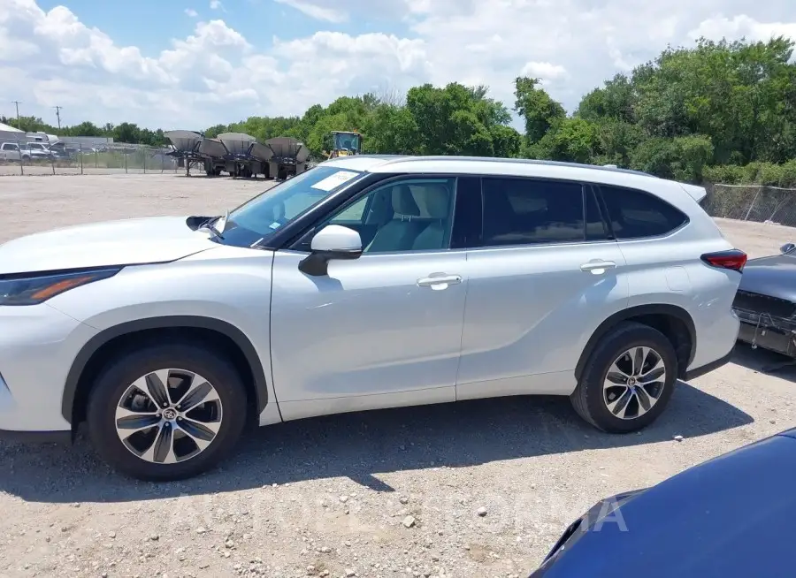 TOYOTA HIGHLANDER 2022 vin 5TDGARAH9NS513384 from auto auction Iaai