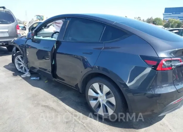 TESLA MODEL Y 2024 vin 7SAYGDEEXRA238009 from auto auction Iaai