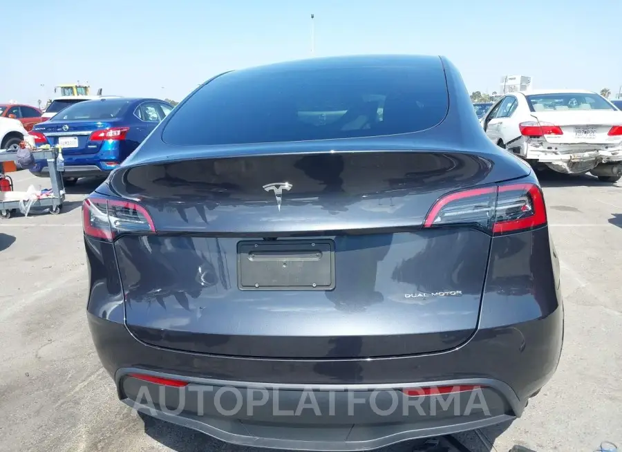 TESLA MODEL Y 2024 vin 7SAYGDEEXRA238009 from auto auction Iaai