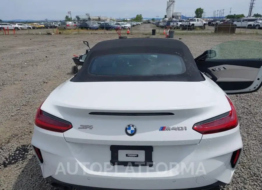 BMW Z4 2023 vin WBAHF9C02PWY14740 from auto auction Iaai