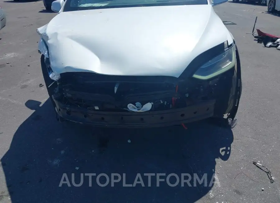 TESLA MODEL X 2018 vin 5YJXCDE42JF103948 from auto auction Iaai