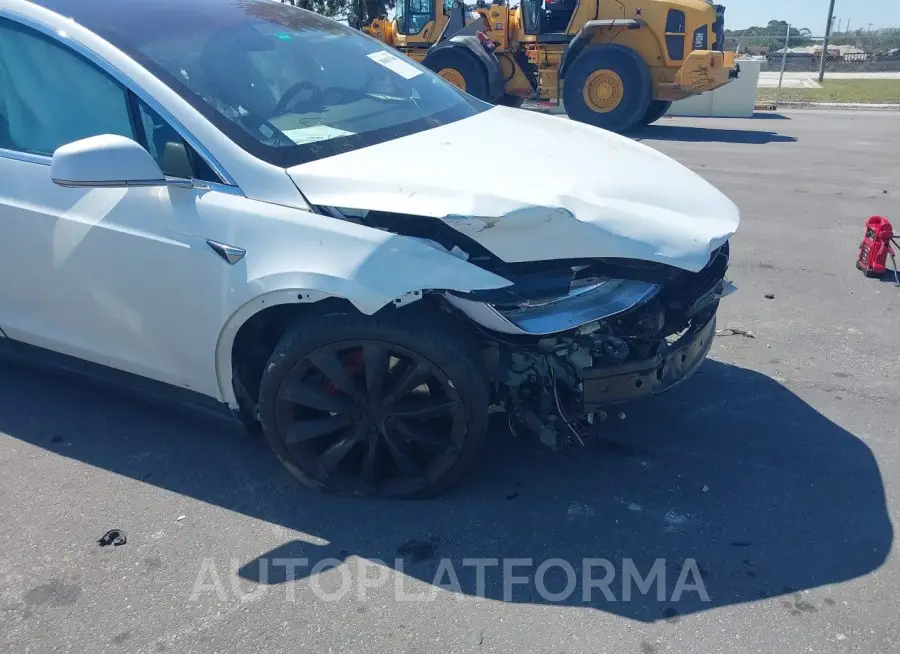 TESLA MODEL X 2018 vin 5YJXCDE42JF103948 from auto auction Iaai