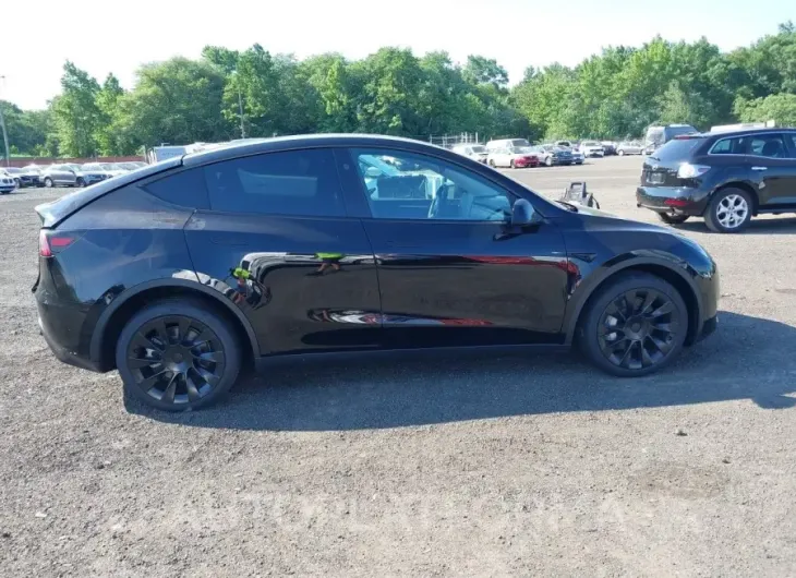 TESLA MODEL Y 2024 vin 7SAYGAEE0RF060502 from auto auction Iaai