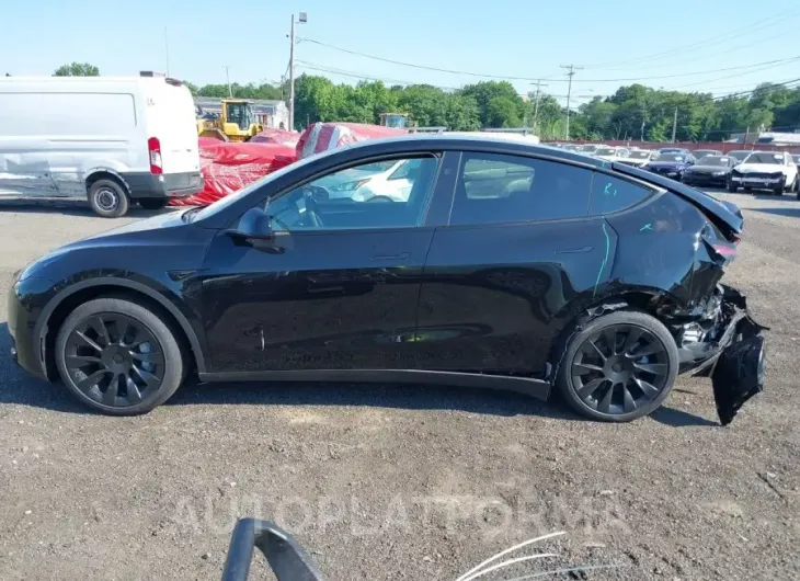 TESLA MODEL Y 2024 vin 7SAYGAEE0RF060502 from auto auction Iaai