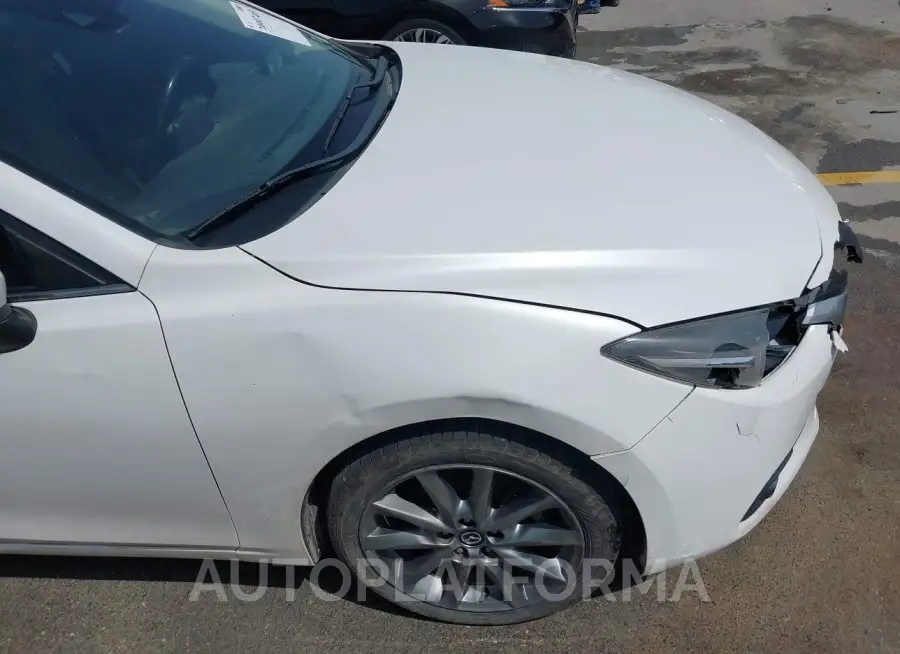 MAZDA MAZDA3 2018 vin 3MZBN1M38JM225105 from auto auction Iaai