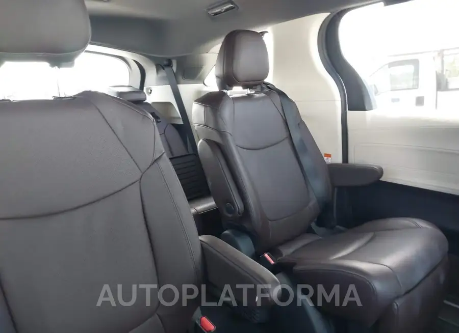 TOYOTA SIENNA 2023 vin 5TDESKFC1PS104467 from auto auction Iaai