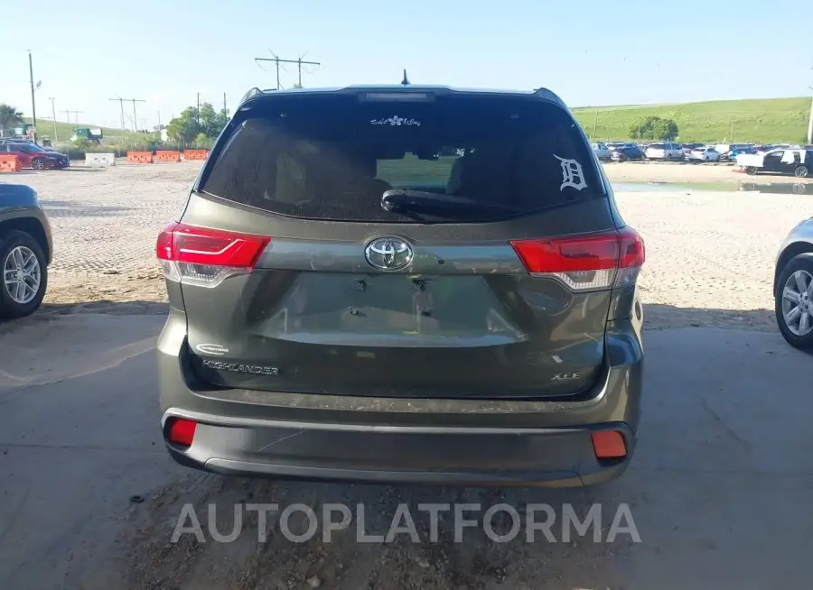 TOYOTA HIGHLANDER 2018 vin 5TDKZRFH3JS250458 from auto auction Iaai