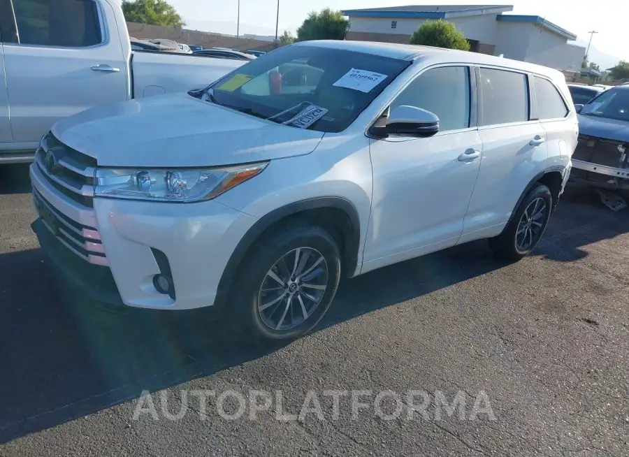 TOYOTA HIGHLANDER 2017 vin 5TDKZRFHXHS194304 from auto auction Iaai