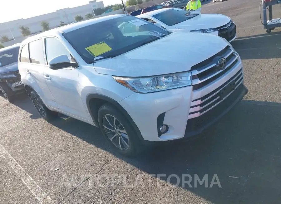 TOYOTA HIGHLANDER 2017 vin 5TDKZRFHXHS194304 from auto auction Iaai