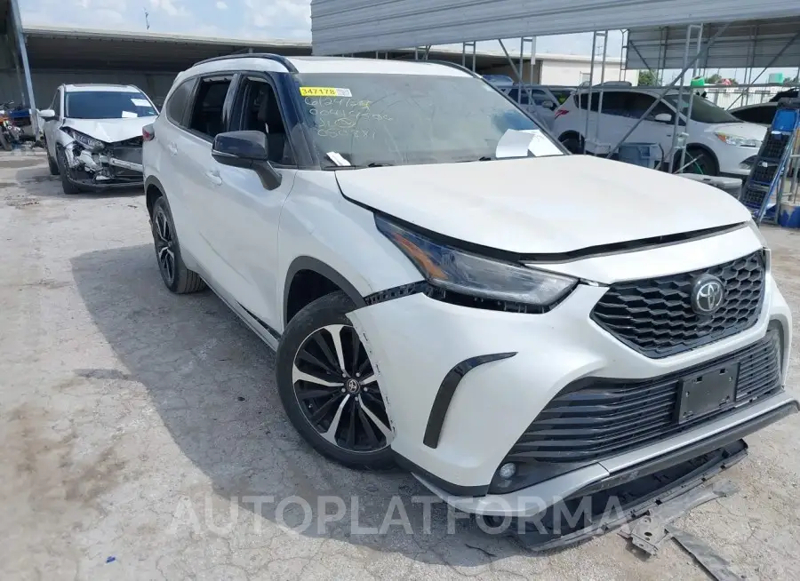 TOYOTA HIGHLANDER 2021 vin 5TDLZRAH0MS050881 from auto auction Iaai